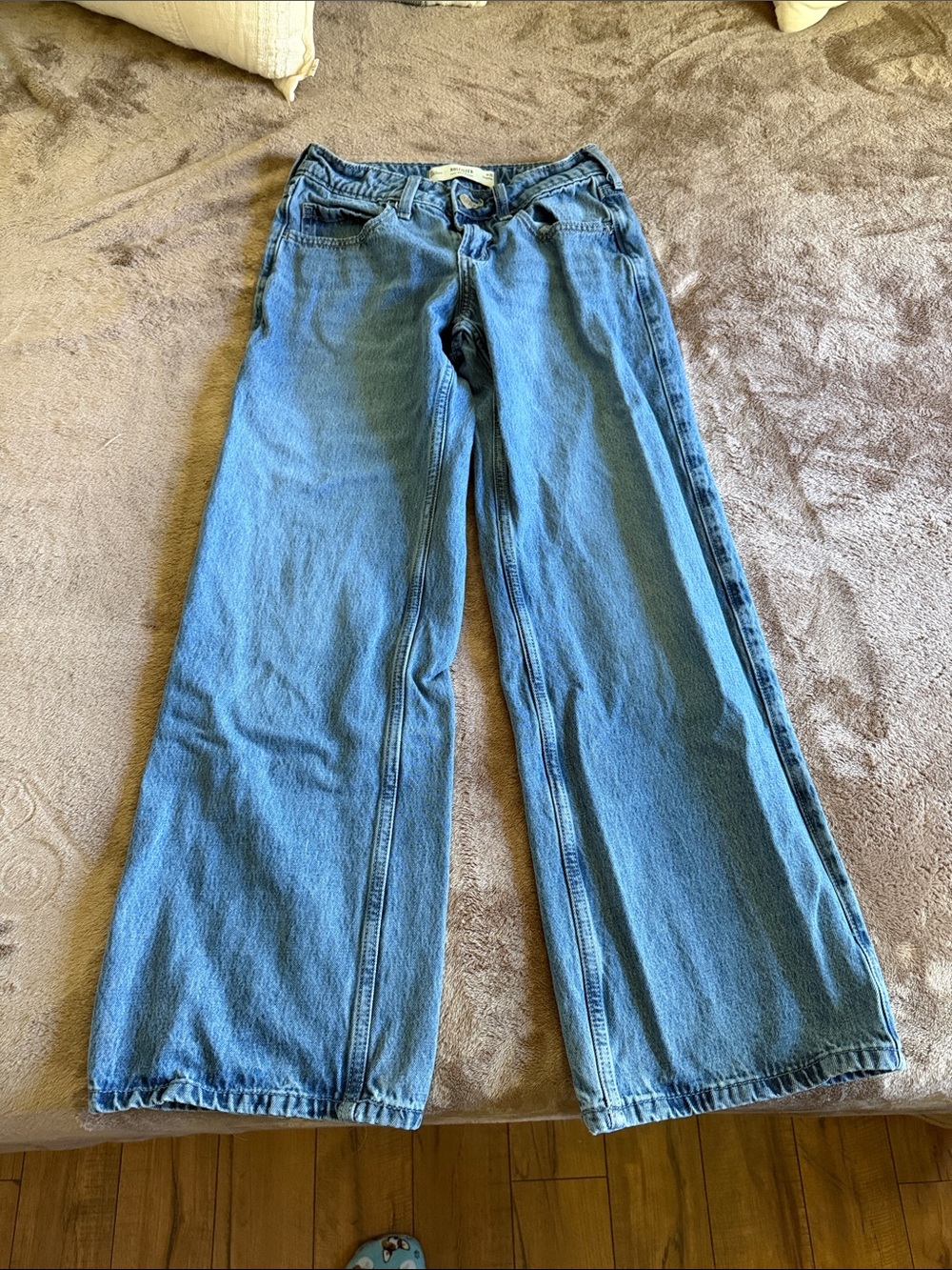 Hollister Medium Blue Wide-Leg High-Rise Jeans